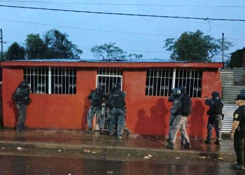 Investigan la muerte de un joven durante un allanamiento en Posadas