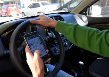 Celular, cinturón y semáforos: así manejan los conductores de Posadas y Garupá