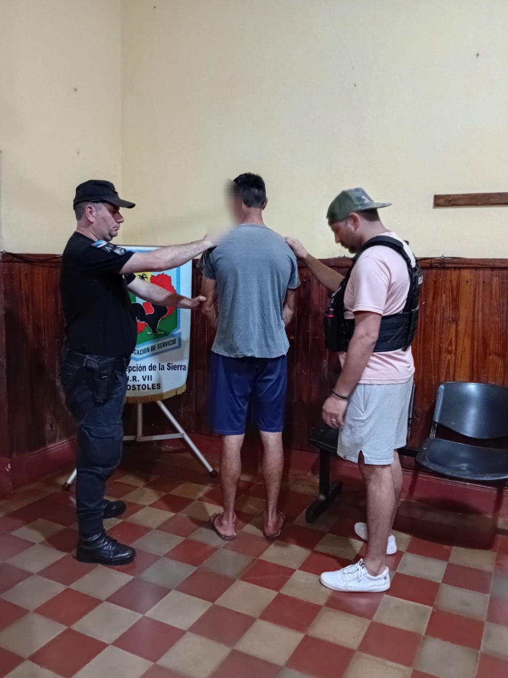 Detuvieron a un hombre armado y secuestraron cocaína y municiones