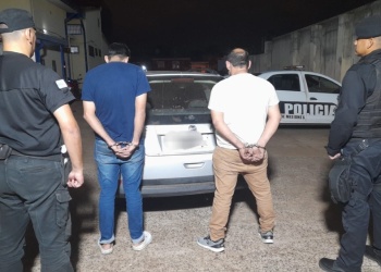 Posadas: forzaban vehículos para robar baterías y fueron detenidos