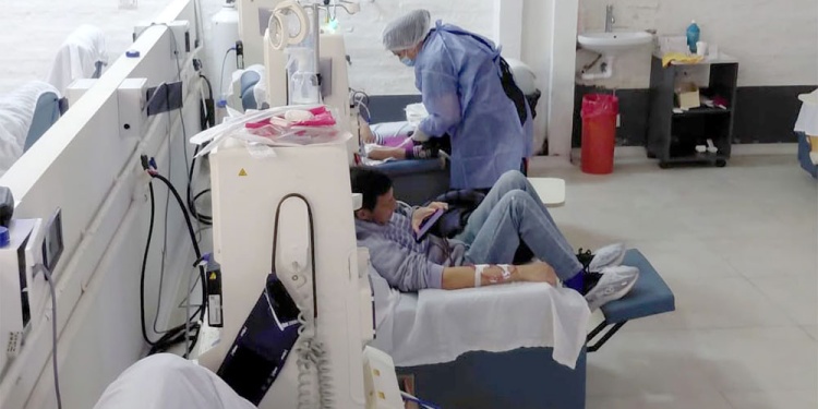 SERVICIO RESTABLECIDO. A las 9, los pacientes que esperaban desde las 6 pudieron ingresar.