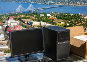 Fue a Encarnación a comprar una computadora nueva y al llegar a Argentina descubrió que era usada