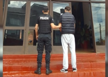 Detuvieron a un joven acusado de robarle $800 mil y un celular a su expareja