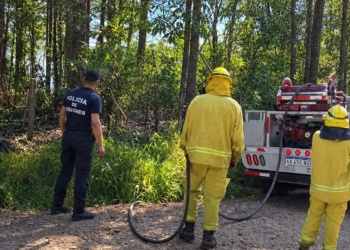Incendio de malezas afectó unos 1.500 metros cerca de una cantera en San Vicente