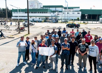 “Todavía lo peor no llegó”: una ciudad entera en jaque por el cierre de Granja Tres Arroyos