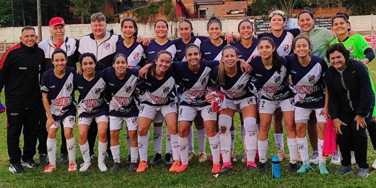 EMBAJADORAS. Las chicas de La Franja volverán a representar al fútbol femenino misionero a nivel regional.