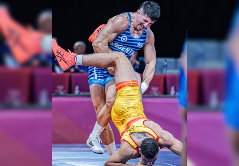 Ricardo Báez en el podio de los Juegos Suramericanos Santa Fe 2026