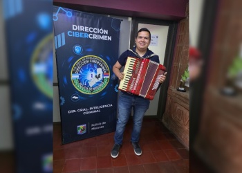 Ofrecían un acordeón robado en Marketplace y Cibercrimen simuló una compra para recuperarlo