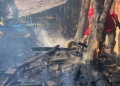 Incendio afectó un aserradero abandonado en Garupá y sospechan que fue intencional