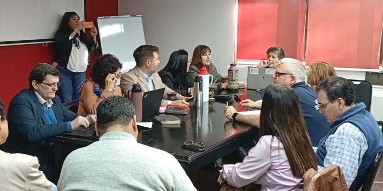 MESA TÉCNICA. Los gremios se reunieron con representantes del Ministerio de Educación y de Hacienda.