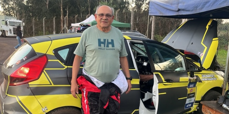 VIGENTE. A los 65 años, el “Mono” Stanganelli es protagonista en el rally.