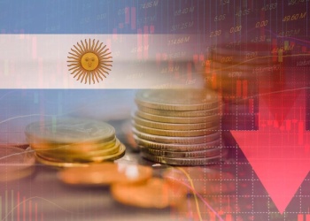 La economía argentina enfrenta un nuevo riesgo: la probabilidad de recesión subió al 82% en agosto