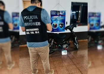 Abandonó una moto robada al ser sorprendido por la Policía