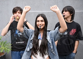 Con 17 años, Selene hace historia como directora de banda