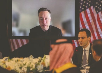 Musk predice mil millones de robots humanoides en una década