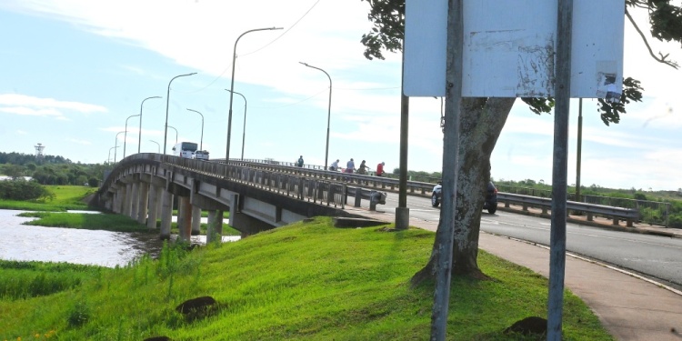 PUENTE CHACABUCO-ACCESO OESTE. El miércoles 7 de octubre una mujer de 32 años se arrojó al arroyo Mártires tras dejar una carta.