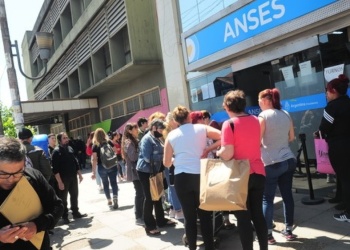 Los pedidos de seguro de desempleo crecieron 30% en lo que va del año