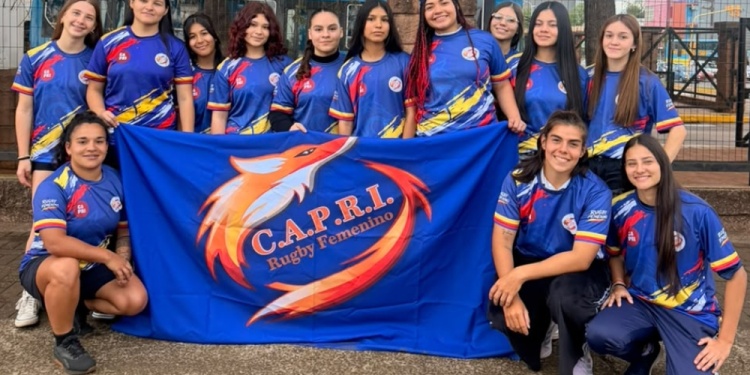 ILUSIONADAS. Las chicas de CAPRI partieron rumbo a Córdoba con la confianza de hacer un gran campeonato./ Gentileza R. Cadena