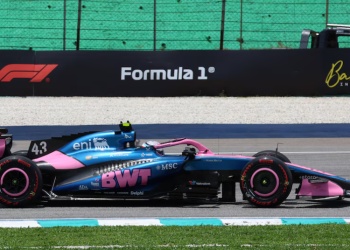Franco Colapinto va por la remontada: el plan de Alpine, hora y TV del GP de Baréin
