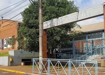 Sigue sin respuesta el reclamo por cargos docentes en la EPET 10