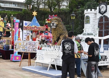 La costanera se llenó de magia con las carrozas estudiantiles