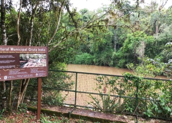 Por el avance del agua, “desapareció” la Gruta India en Garuhapé