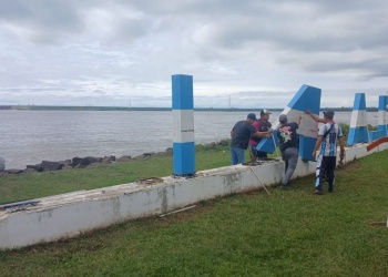 El agua subió dos metros en 48 horas y activó un operativo de emergencia en Apipé Grande