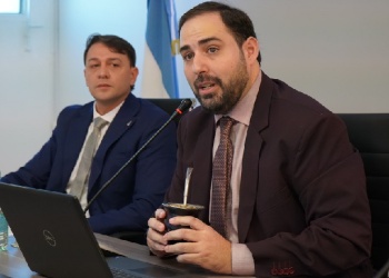 Alem prevé un presupuesto con déficit cero y bajar tasas a la industria