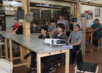 Posadas amplía su oferta de cursos gratuitos con capacitaciones en electricidad e inglés