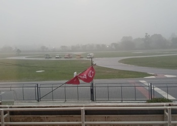 Fuertes ráfagas anticiparon la llegada de la tormenta a Posadas