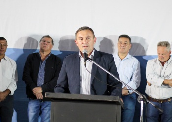 Sartori reconoció las dificultades económicas de los municipios y pidió fortalecer a los intendentes