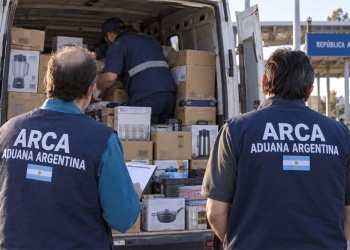 ARCA sumó restricciones para sacar mercaderías del país por los pasos fronterizos