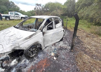Posadas: hallaron un auto totalmente quemado y un cuerpo en su interior