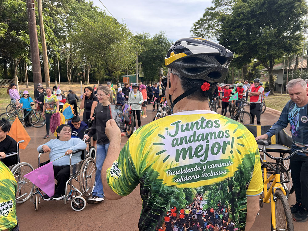 Participantes de la bicicleteada solidaria