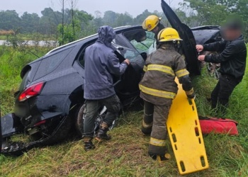 Andresito: una familia despistó con su camioneta sobre la ruta 101