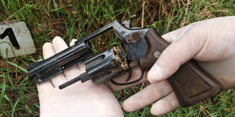 NUEVE MILÍMETROS. Los investigadores creen que la banda se despojó de las armas de fuego utilizadas en su huida.