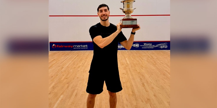 SONRISA TOTAL. Barreyro y la copa que obtuvo el último fin de semana en Victoria, Canadá.
