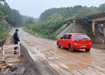 Cortaron el tránsito sobre la Ruta Provincial 7 por la crecida del arroyo Tabay