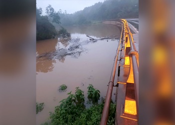 Las crecidas mantienen cortada la ruta 12 en dos puntos y complican otros pasos en Misiones