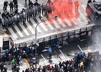 La Marcha Federal Universitaria en Buenos Aires se cubrió de gases lacrimógenos, balas de goma y camiones hidrantes