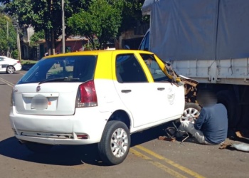 Un choque entre un taxi y un camión complicó el tránsito en Posadas