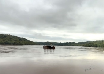 La crecida del río afecta la toma de agua en Puerto Esperanza y piden cuidar el consumo