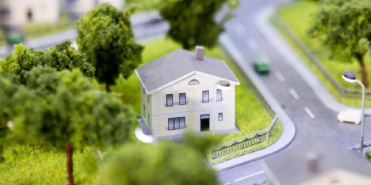 El derecho a una vivienda adecuada está reconocido en los instrumentos internacionales de derechos humanos y está estrechamente vinculado al progreso hacia los Objetivos de Desarrollo Sostenible y la Nueva Agenda Urbana.